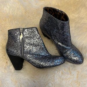 Betsey Johnson silver glitter booties ✨✨